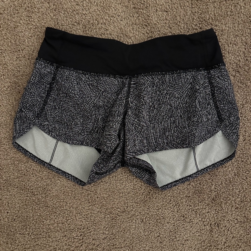 Lululemon Speed Up Short 2” - size 2